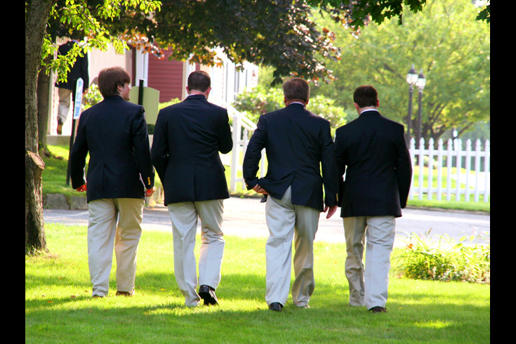 wedding pictures groomsmen blazers and khakis 