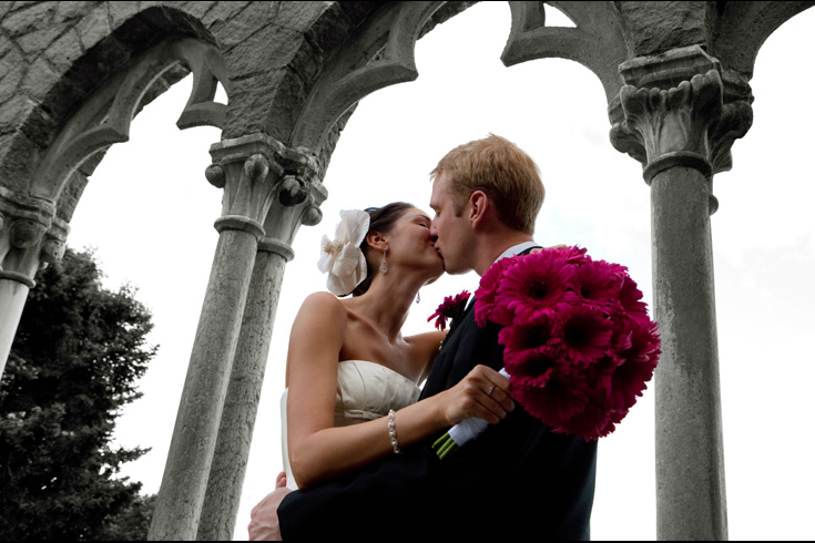 wedding pictures bride and groom at Hammond Castle