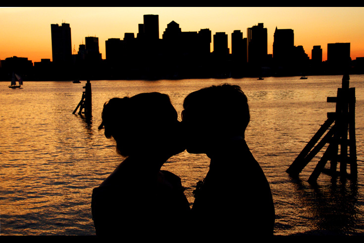 wedding pictures sunset Hyatt Harborside 